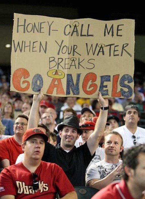 26 Awesome Signs From Sporting Events