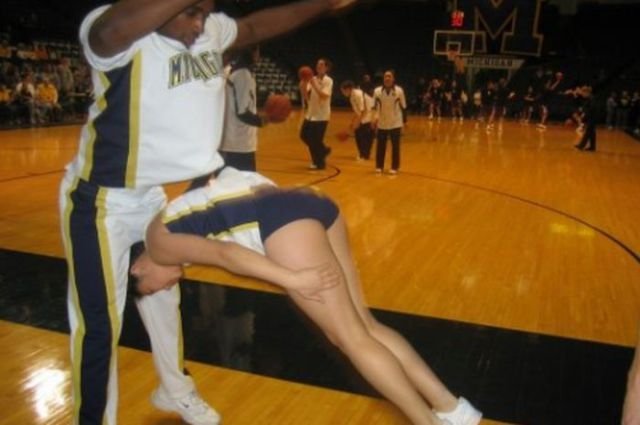 17 Cheerleaders Who Should Probably Quit