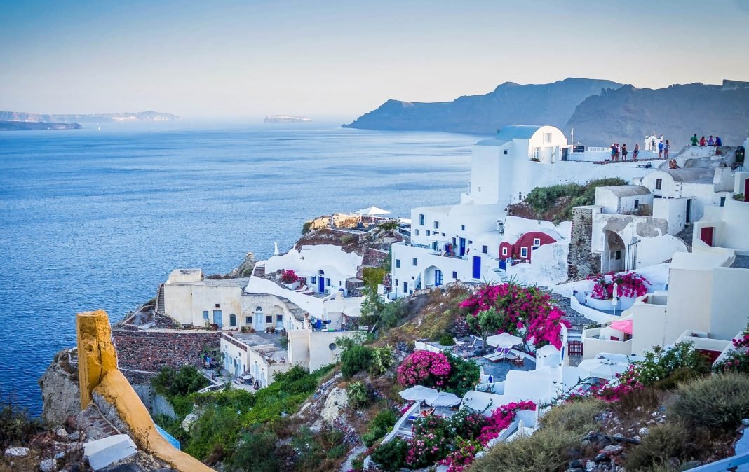 Visiting Greece: 5 Key Reasons to Travel to Greece | LaptrinhX / News