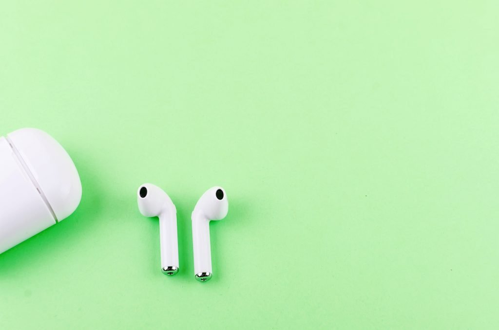 Time to Troubleshoot Common Problems With AirPods and How to Fix Them